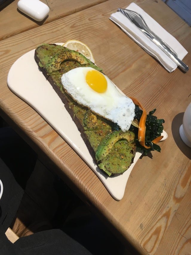 Crazy Food Serving (23 pics)