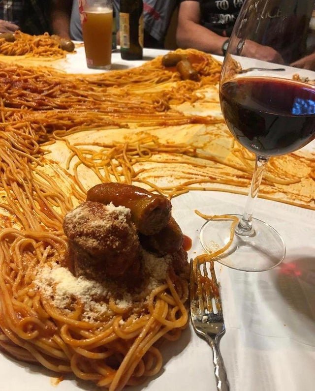 Crazy Food Serving (23 pics)
