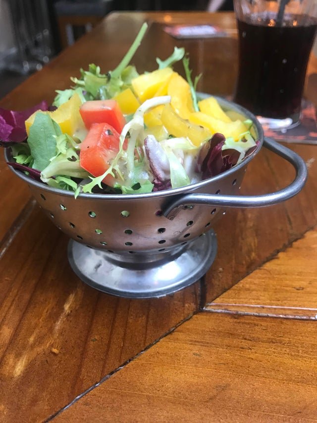 Crazy Food Serving (23 pics)