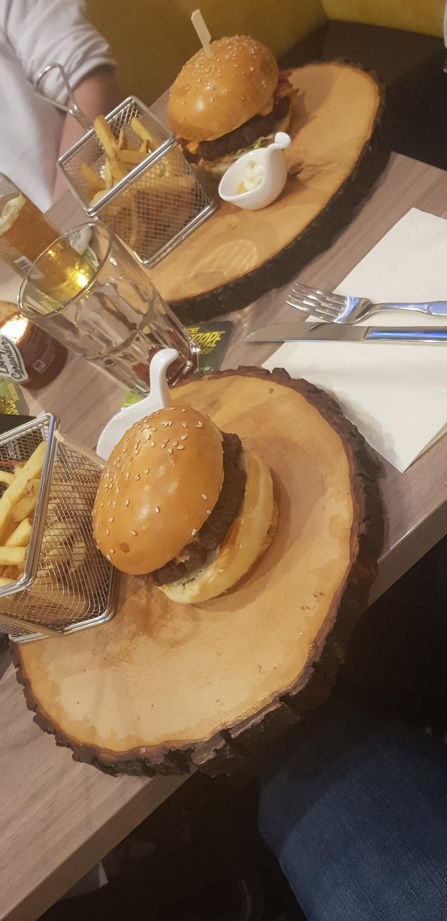 Crazy Food Serving (23 pics)