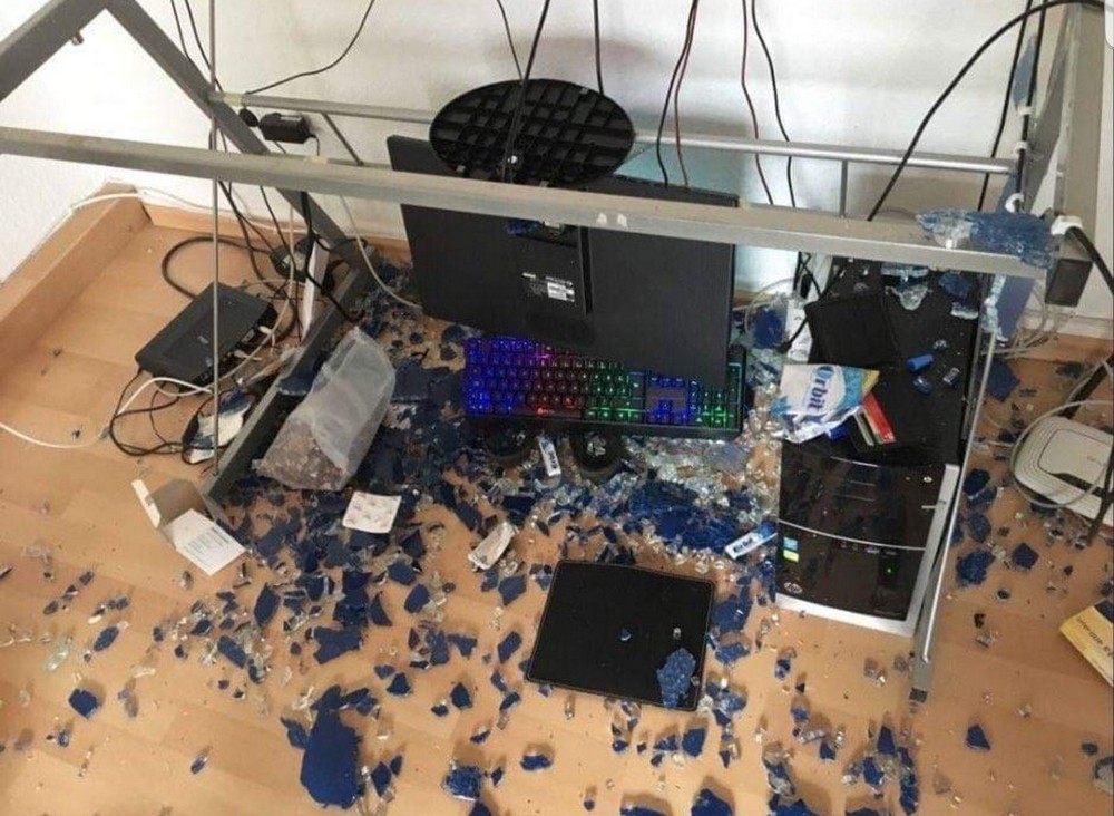 Bad Days Happen (25 pics)