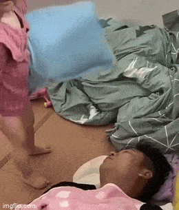 Acid GIFs, May 1 (25 gifs) Acid GIFs, May 1 (25 gifs)