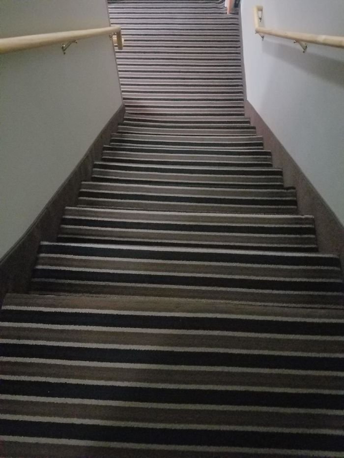 Dangerous Stairs (20 pics)
