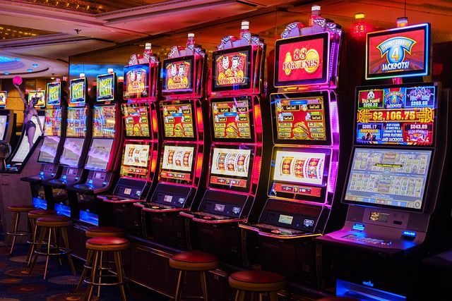 Autoplay, Turbo Mode & Bonus Buys: Slot Features Explained for Beginners