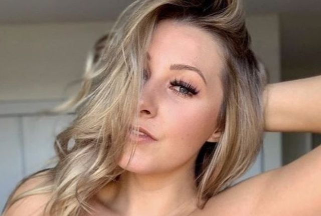 Girls With Handbras (33 pics)