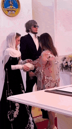 Acid GIFs, May 6 (25 gifs) Acid GIFs, May 6 (25 gifs)