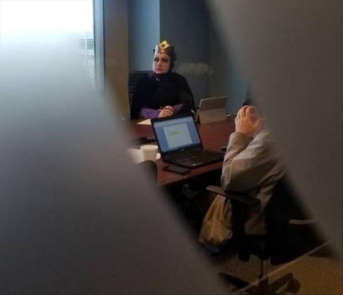Cool And Hilarious Work Photos (21 pics)