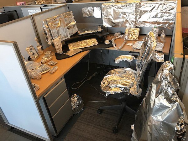 Cool And Hilarious Work Photos (21 pics)