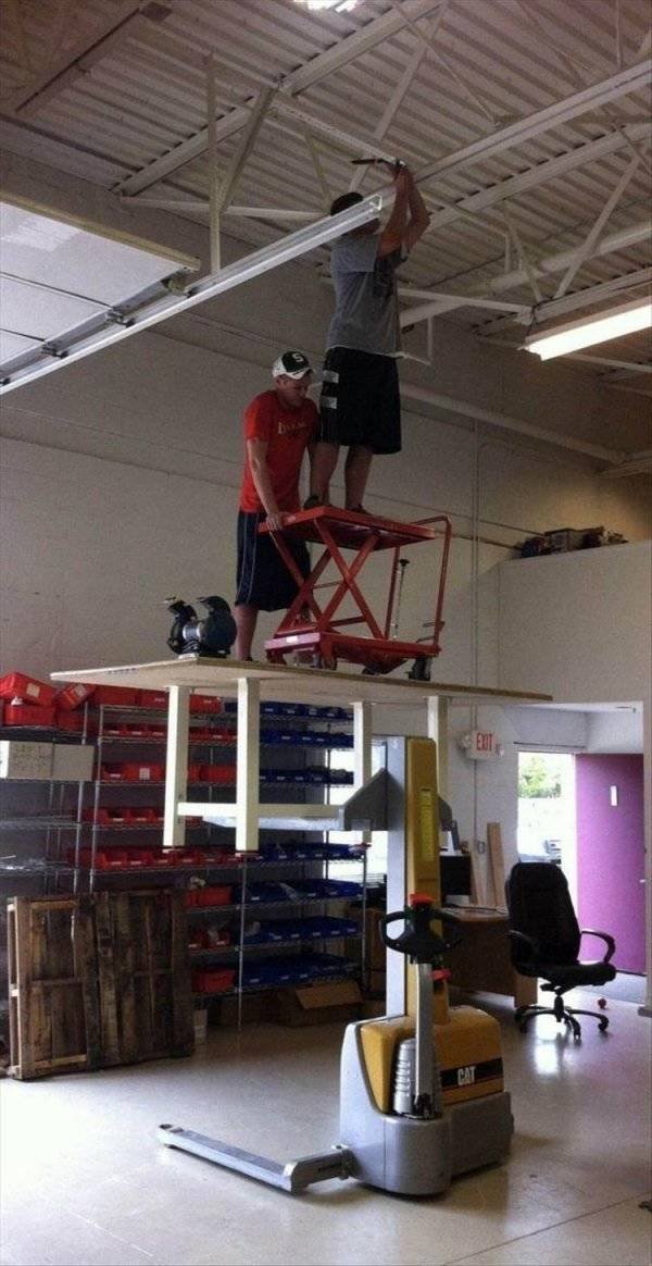 Cool And Hilarious Work Photos (21 pics)
