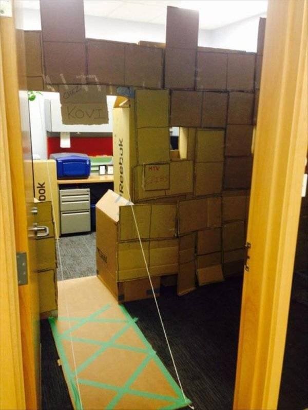 Cool And Hilarious Work Photos (21 pics)