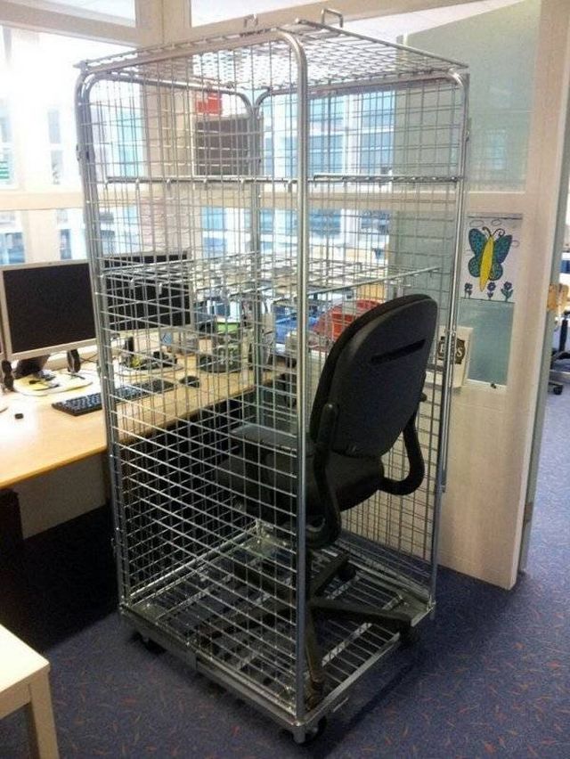 Cool And Hilarious Work Photos (21 pics)