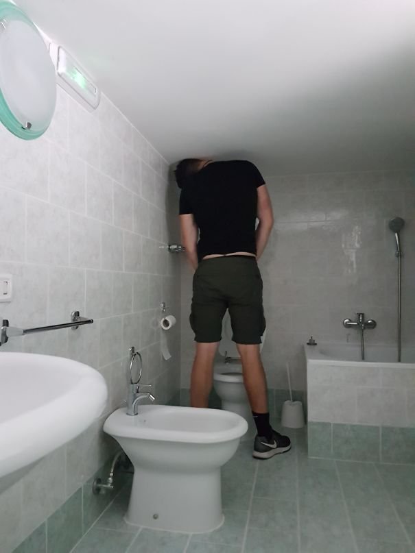 Problems Of Tall People (21 pics)