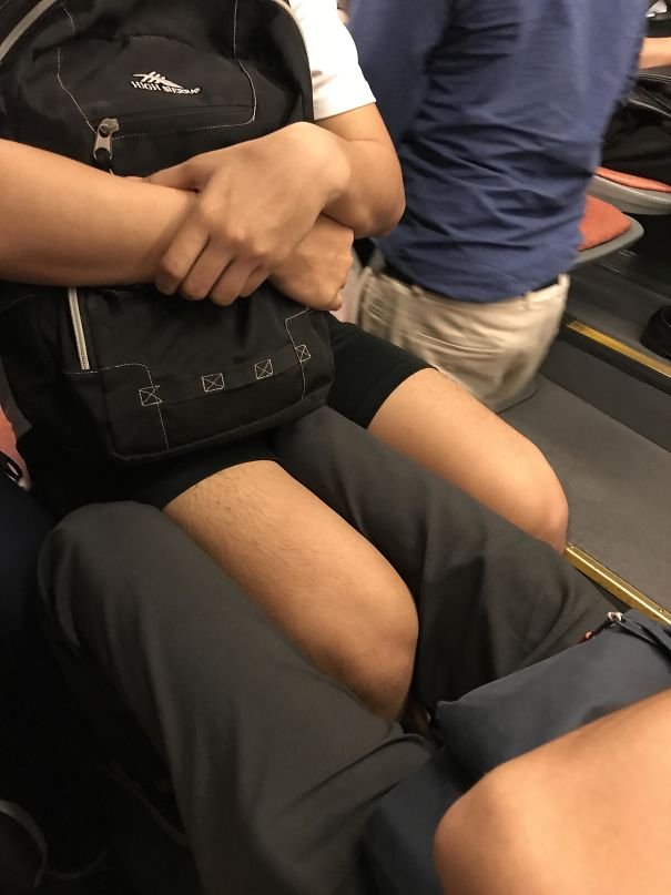 Problems Of Tall People (21 pics)