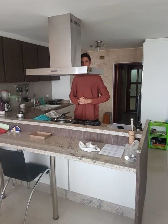 Problems Of Tall People (21 pics)