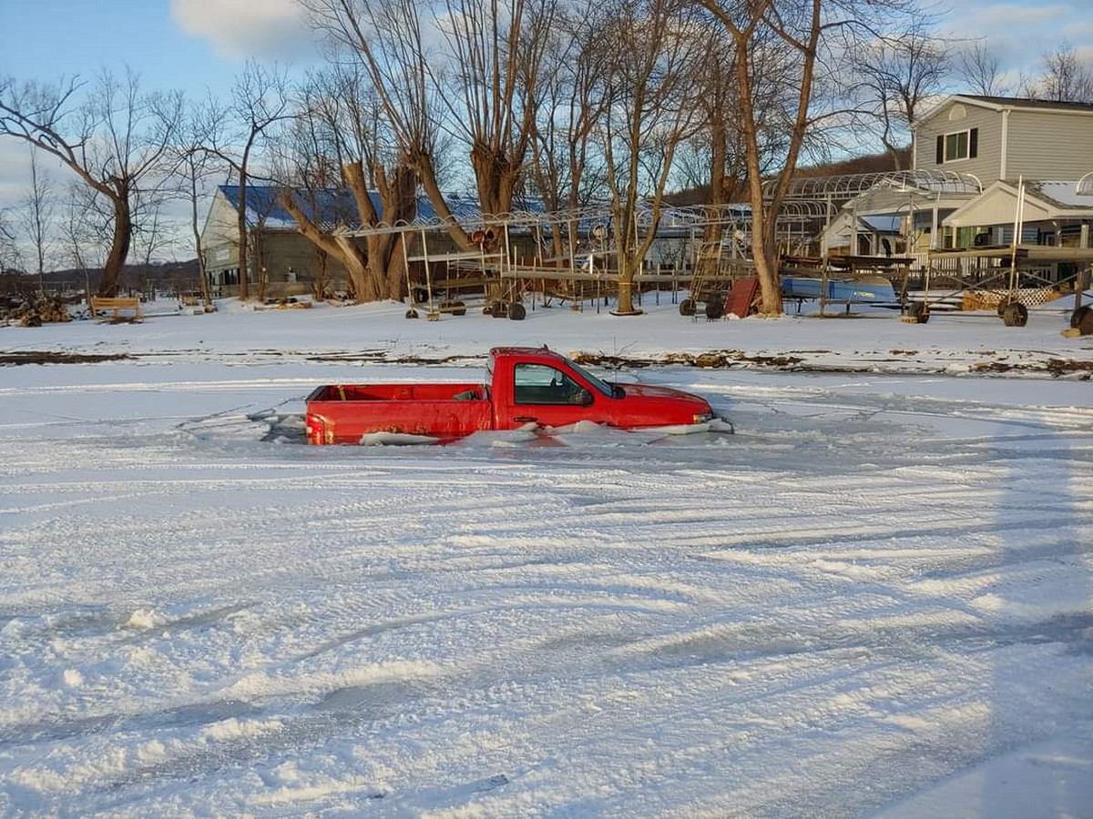 Bad Days Happen (23 pics)