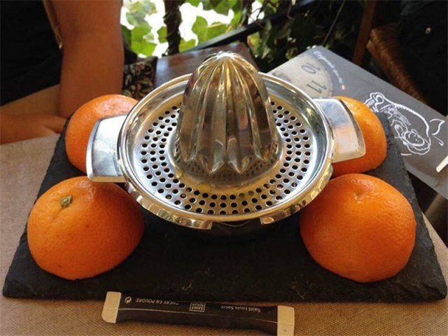 Weird Food Serving (18 pics)