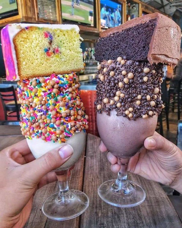 Weird Food Serving (18 pics)