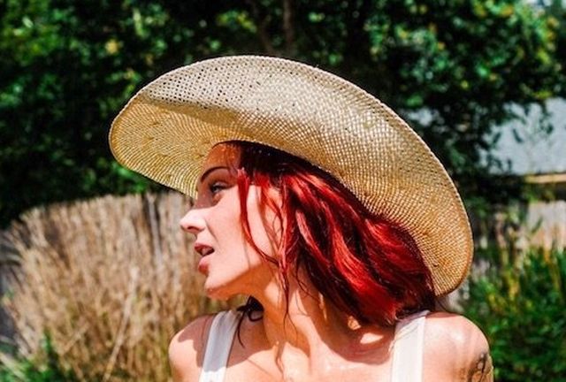 Wet Girls (27 pics)