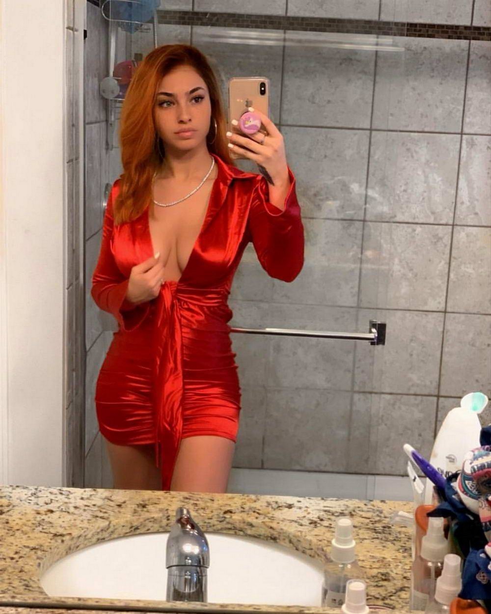 Girls In Dresses (25 pics)