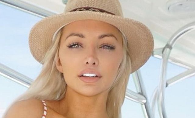 Bikini Girls (23 pics)