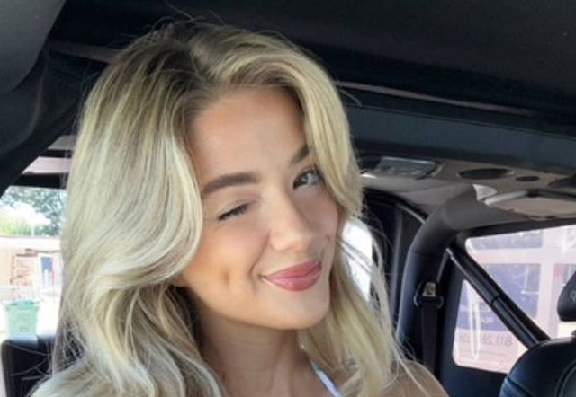 Hot Blondes (32 pics)