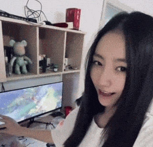 Acid GIFs, May 13 (25 gifs)
