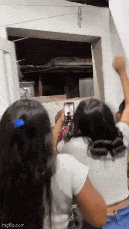 Acid GIFs, May 13 (25 gifs) Acid GIFs, May 13 (25 gifs)