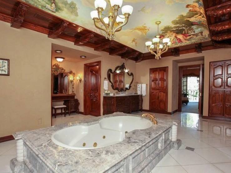 Weird Interiors (18 pics)
