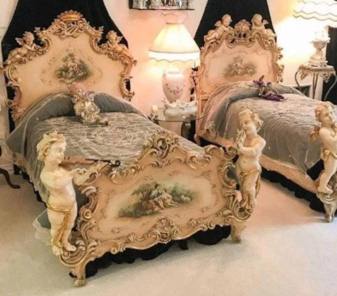 Weird Interiors (18 pics)