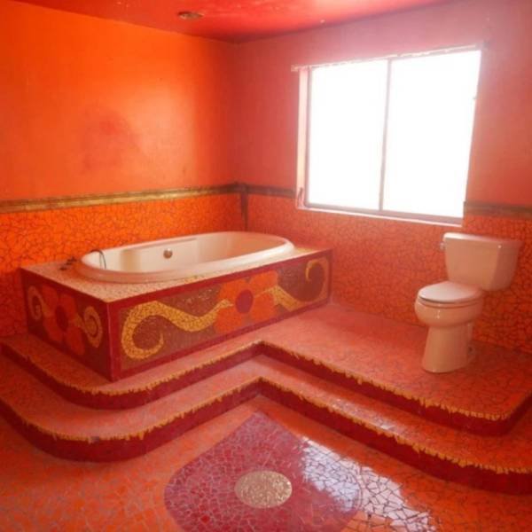 Weird Interiors (18 pics)