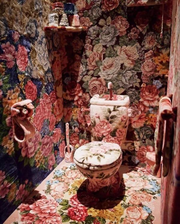 Weird Interiors (18 pics)