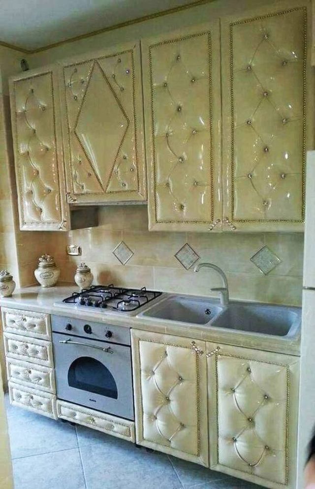 Weird Interiors (18 pics)