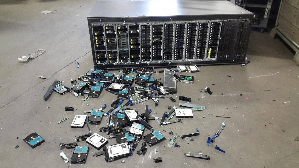 Bad Days Happen (27 pics)