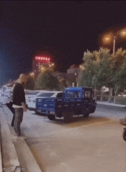 Acid GIFs, May 14 (25 gifs) Acid GIFs, May 14 (25 gifs)