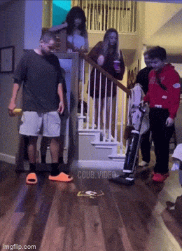 Acid GIFs, May 14 (25 gifs) Acid GIFs, May 14 (25 gifs)