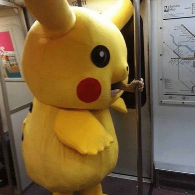 Strange People On Public Transport (23 pics)