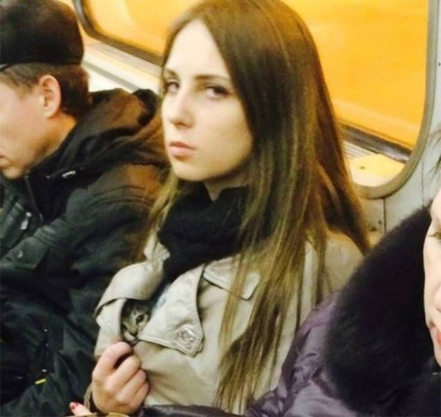 Strange People On Public Transport (23 pics)