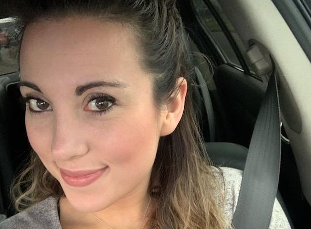 Girls In Cars (23 pics)
