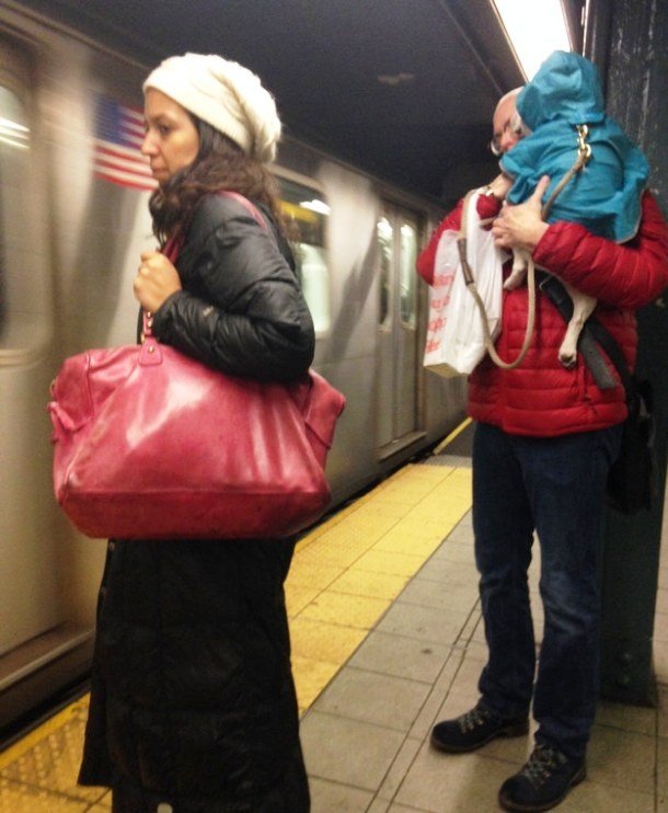 Strange People In The Subway (21 pics)