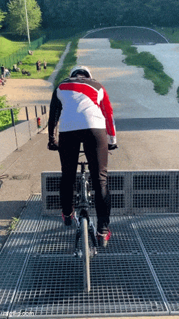 Acid GIFs, May 29 (25 gifs) Acid GIFs, May 29 (25 gifs)