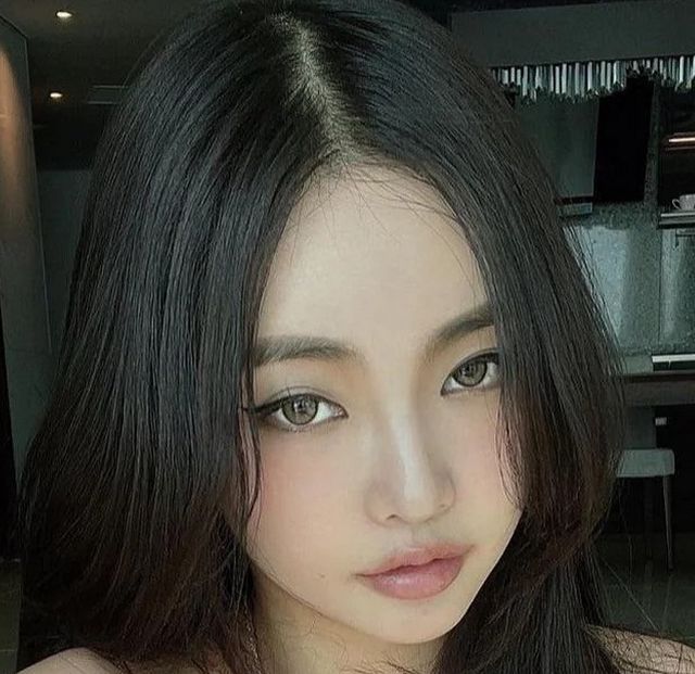 Asian Girls (25 pics)
