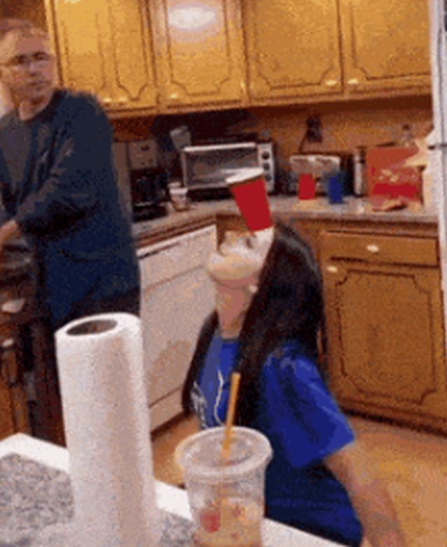 Acid GIFs, June 4 (25 gifs)