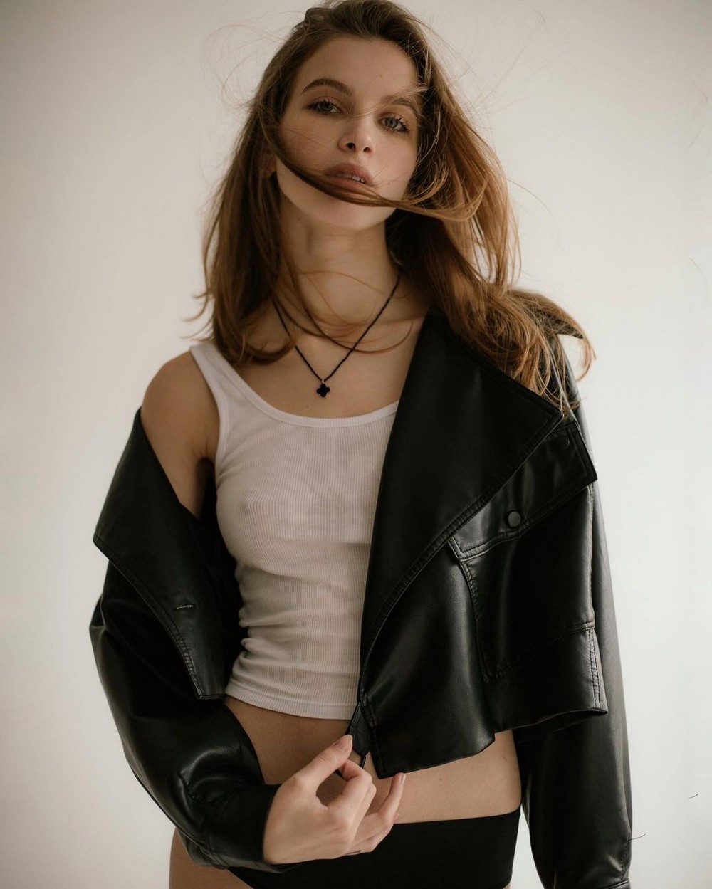 Braless Girls (20 pics)