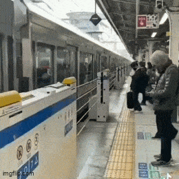 Acid GIFs, June 5 (25 gifs) Acid GIFs, June 5 (25 gifs)