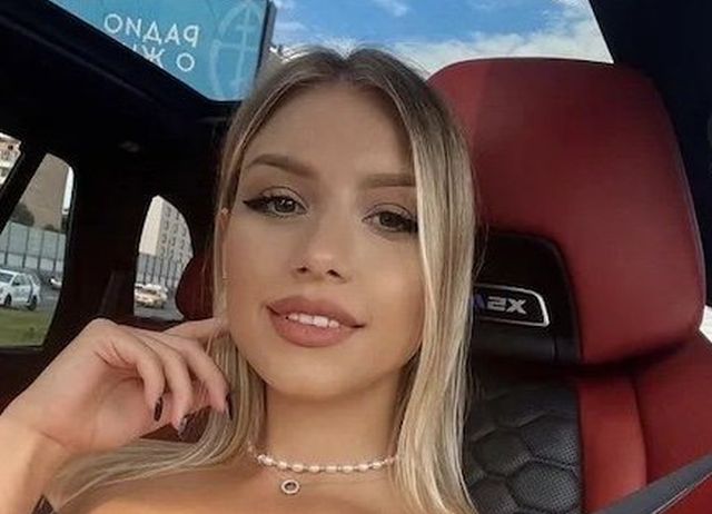 Braless Girls (31 pics)