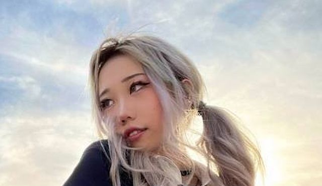 Asian Girls (48 pics)