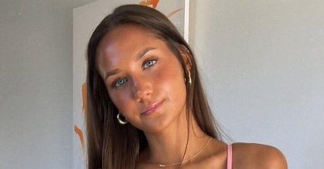 Girls With Tan Lines (34 pics)
