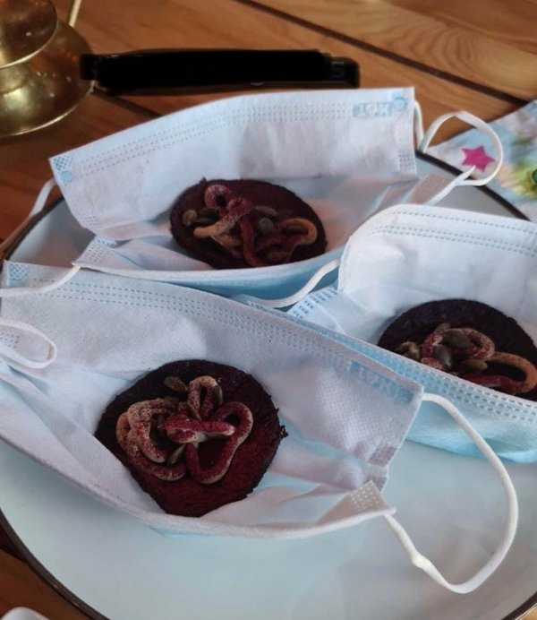 Weird Food Serving (16 pics)