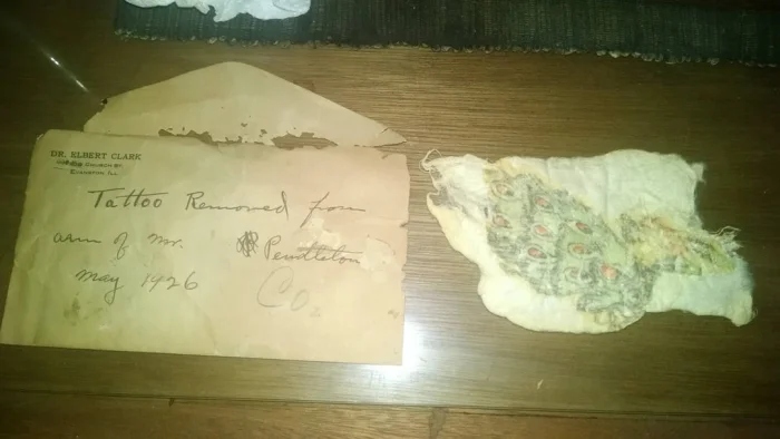 Scary Finds In Old Houses (25 pics)