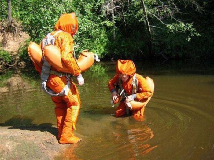What Is Going On Here? (21 pics)